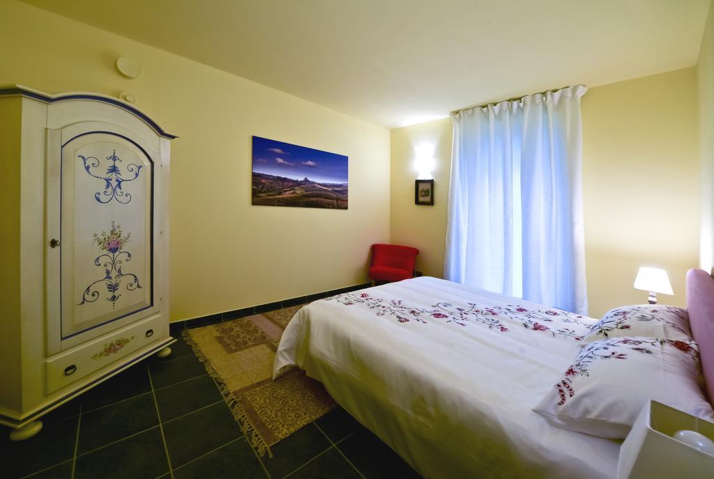 Apartmán Casa Nalin La Morra Pokoj fotografie